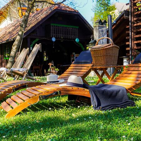 Resort Pod Orehi - Bled - Apartma & Glamping & Savna Exteriör bild